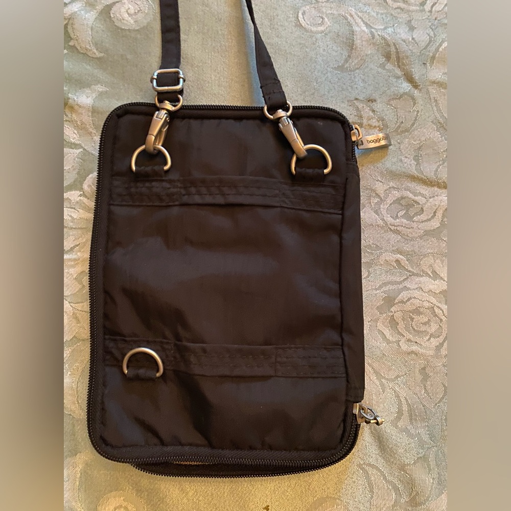 Baggallini - Travel Ready Convertible Belt & Crossbody small bag - classic black - Picture 4 of 6